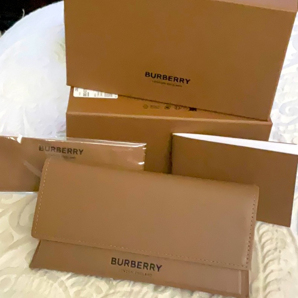 Burberry Sunnies